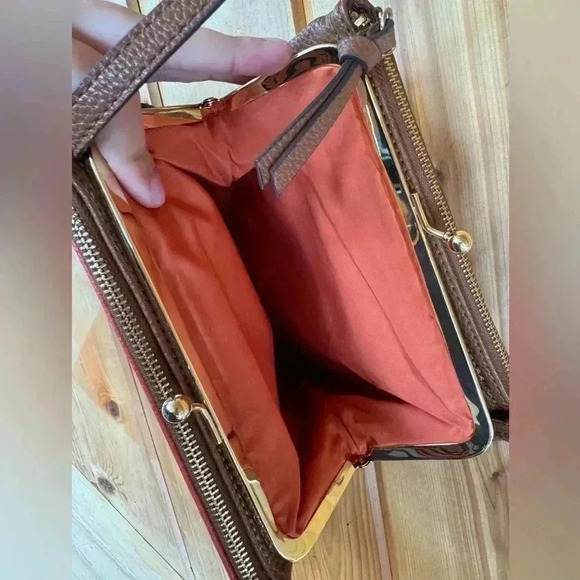 Nine West JADA Cross Bag Cream & Salmon Lining Multi Compartments 9 x 8 x 5 - Picture 4 of 9